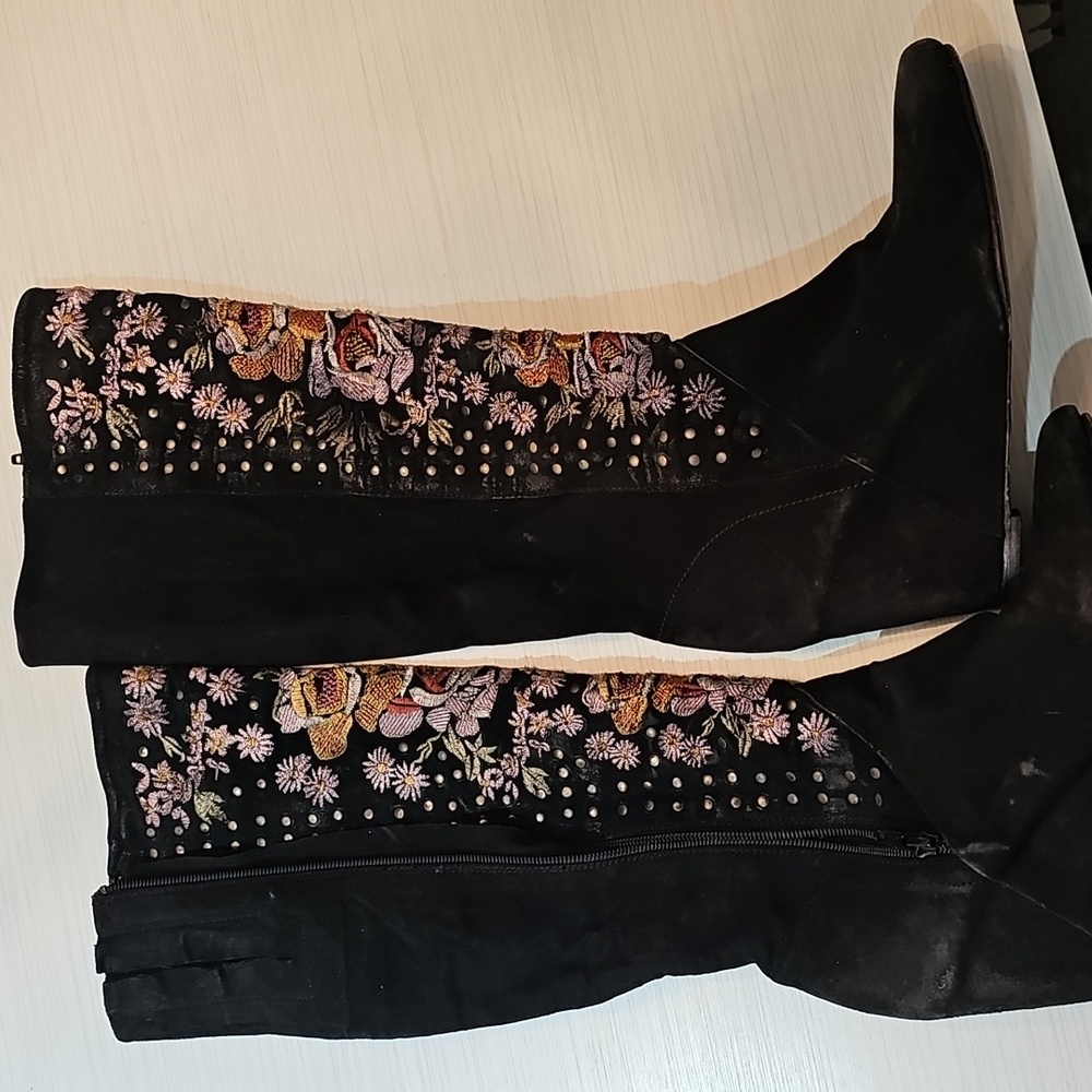 Free People gorgeous distressed embroidery suede Elle boots. Sz 38 / 8? - Picture 6 of 8